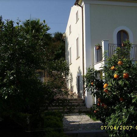 Albergo Villa Vittoria Rodi Garganico Buitenkant foto