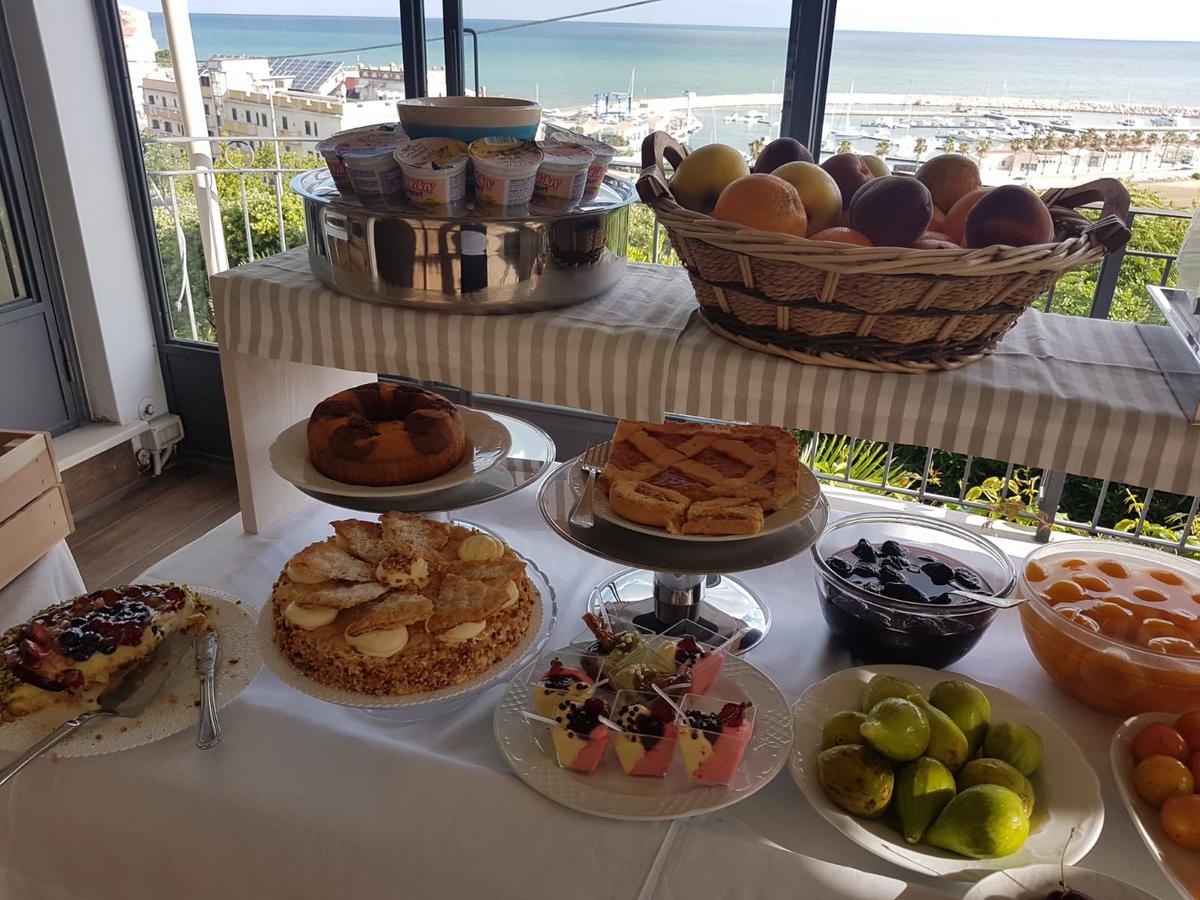 Albergo Villa Vittoria Rodi Garganico Buitenkant foto