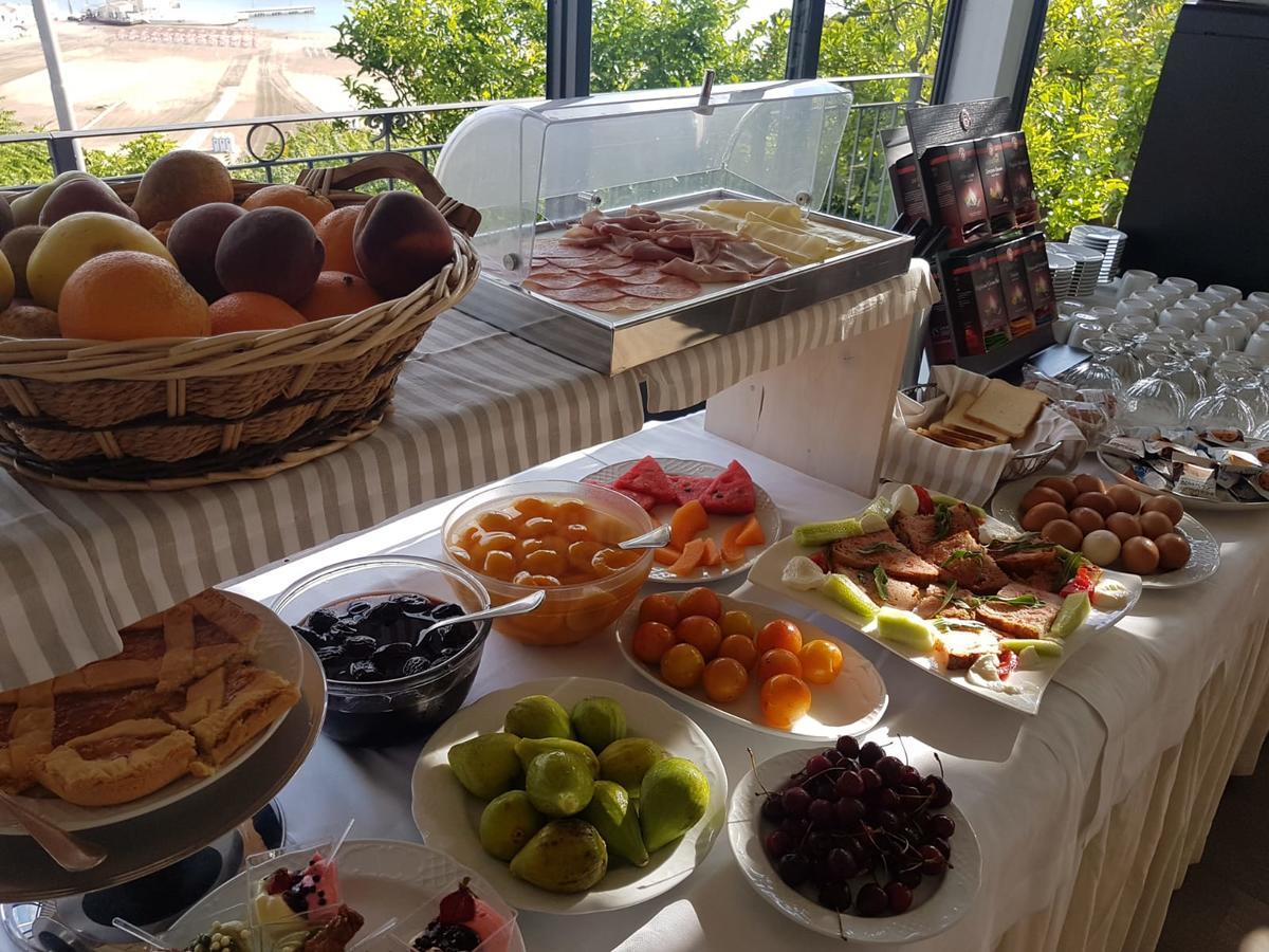 Albergo Villa Vittoria Rodi Garganico Buitenkant foto